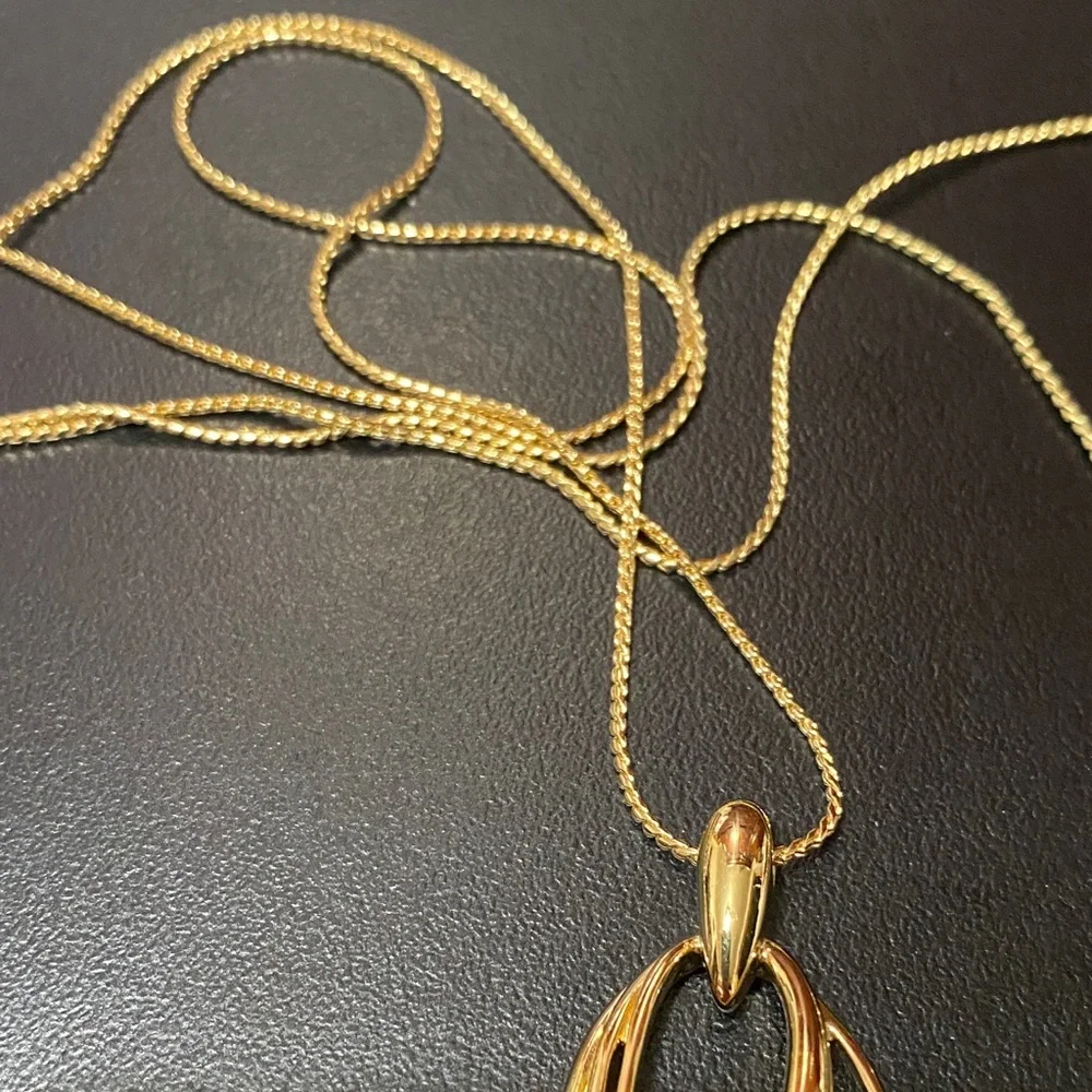 Vintage 30” Gold and Pink Pearl Pendant Necklace